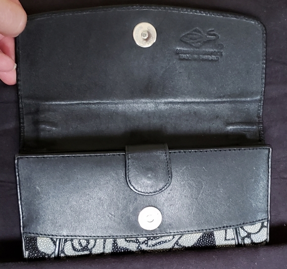 Stingray Wallet - Picture 7 of 13
